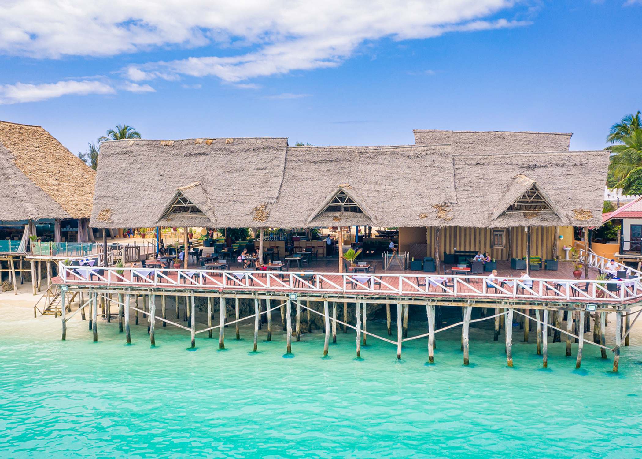 Amaan Beach Bungalows o similar