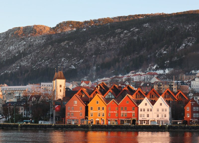 Día 7.- Stavanger - Bergen (209 km) (alojamiento y desayuno)