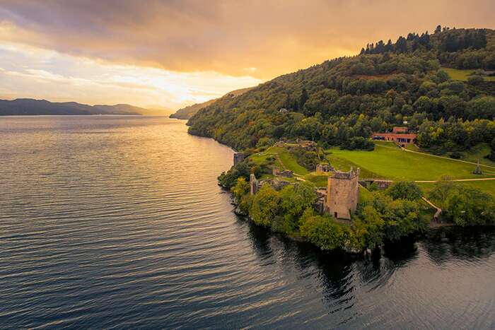 Día 6.- Tierras Altas - Inverness - Lago Ness - Destilería de Whiskey - Edimburgo (310 km) (ad)